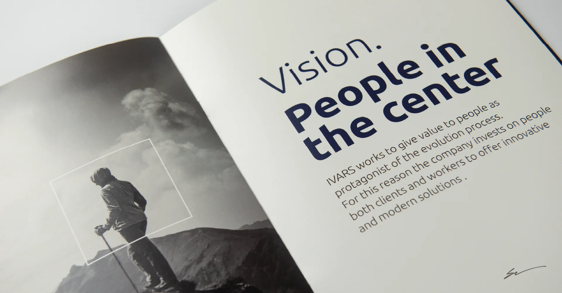 Grafica company profile e magazine aziendale Grafica company profile e magazine aziendale