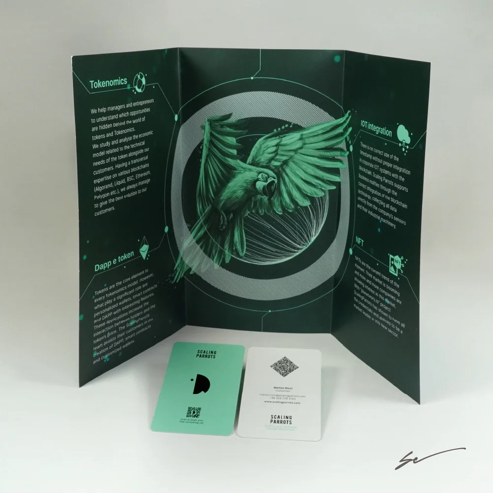 Stampa brochure plastificata soft touch e biglietti da visita Stampa brochure plastificata soft touch e biglietti da visita